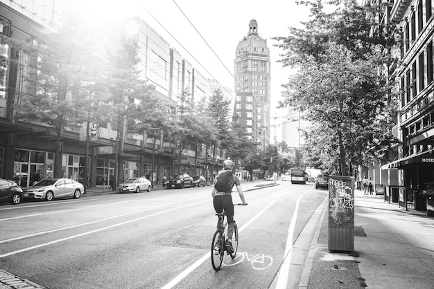 Foto ciclista urbano di vancouver