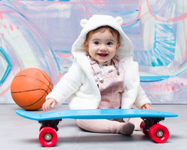 사진 스케이트 보드와 도시 모습 아기