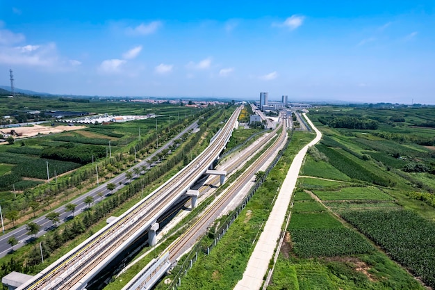 Strade urbane e binari ferroviari