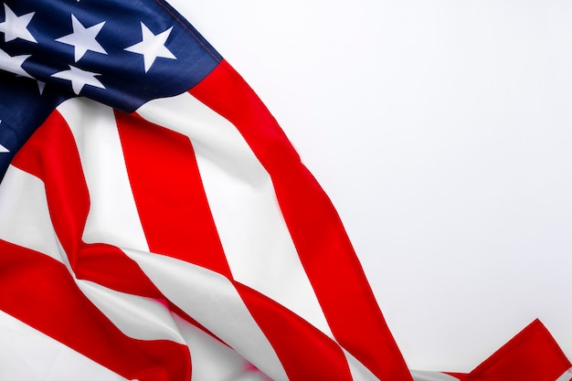 USA vlag op een witte ruimte. Verenigde Staten. Concept Memorial Day, Independence Day, 4 juli. Plat lag, bovenaanzicht.