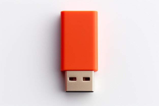 Фото usb-флэш-накопитель изолирован на белом фоне