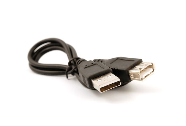 Разъемы USB (Universal Serial Bus), кабель. Изолированные на белом фоне.