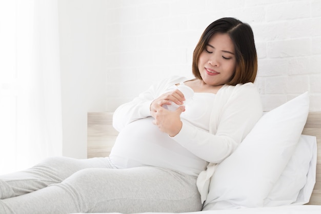 Using A Breast Pump While Pregnant, Breastpump When Pregnancy, Breastfeeding Concept.