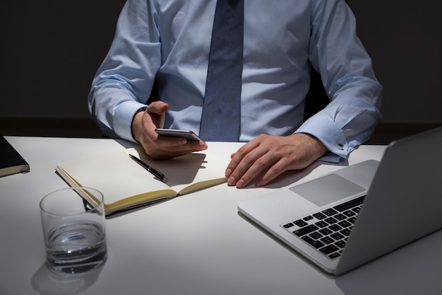 Using smartphone over office desk