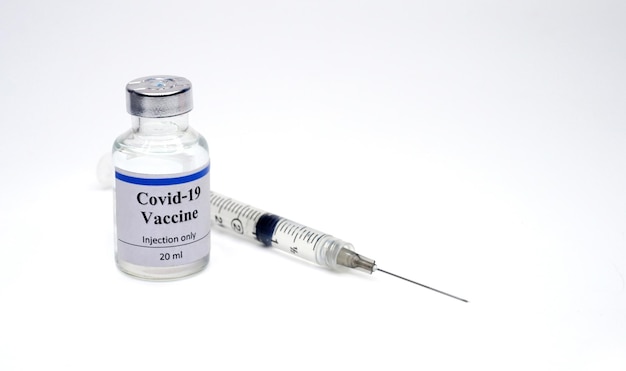 Vaccin glazen fles met spuit gebruikt voor bescherming tegen vaccinatie COVID19 nCoV 2019