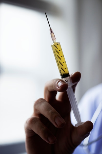 Vaccin in injectiespuit