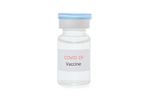 Vaccino covid-19 (coronavirus) in bottiglia di vetro su bianco