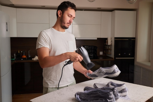 vacuümverpakkingssneakers voor seizoensopslag close-up