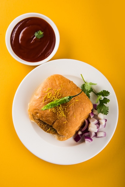 Vada Pav OR Wada Pao is a vegetarian roadside fast food dish from Maharashtra. Selective focus