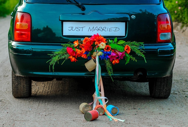 Vakantiedecor voor bruiloftstafels in de stijl van hippies