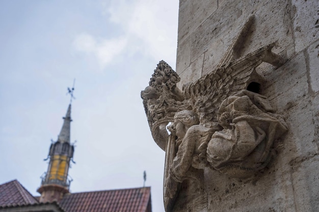 Valencia Zijdebeursmarkt gebouw Lonja de la Seda bas-reliëfsculpturen