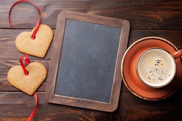 Valentijnsdag hartkoekjes en koffie