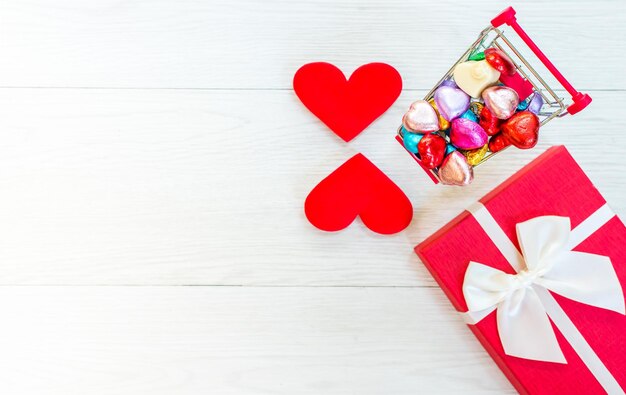 San valentino e il giorno più dolce, concetto di amore, foto piatta con spazio di copia per il testo