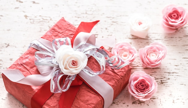 День святого Валентина и концепция дня матери, красная подарочная коробка