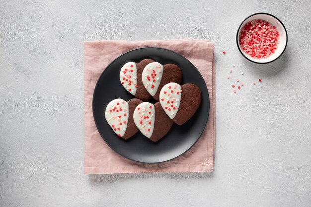 Photo valentines day composition with heart shaped cookies