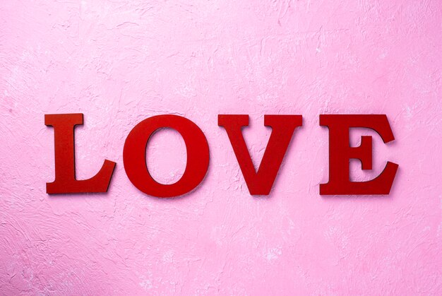 День Святого Валентина с буквами ЛЮБОВЬ