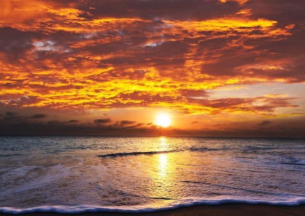 vallen van de avond op het eiland