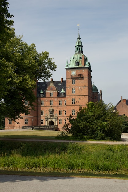Замок Валло в Дании