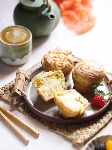 Vanilla Soes Cakes ( Soes Vla ) served in plate