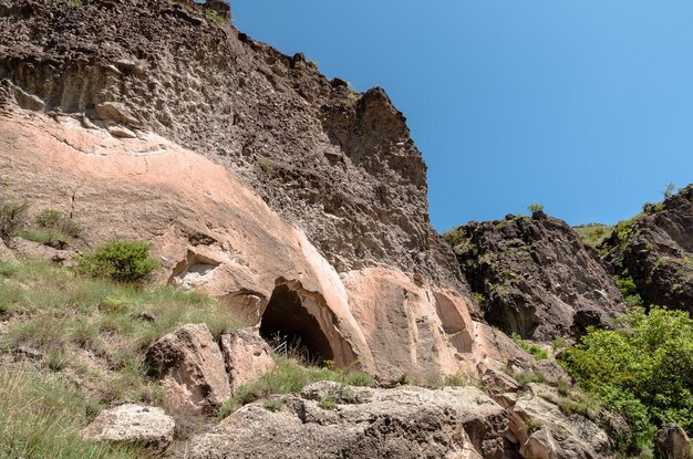 Photo vardzia cave city complex in georgia