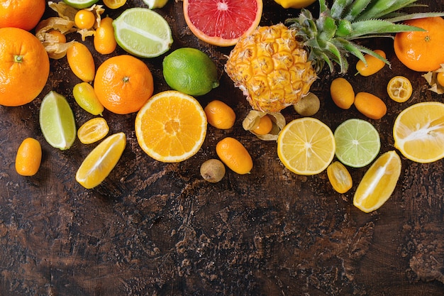 さまざまな柑橘系の果物