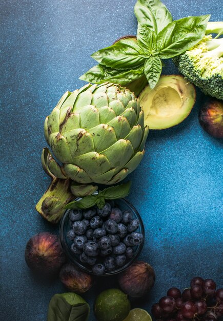 新鮮な生の有機フルーツと野菜のバラエティ タンパク質が多い健康食品 ビタミン 抗酸化物質 アントシアニン  ⁇ 維