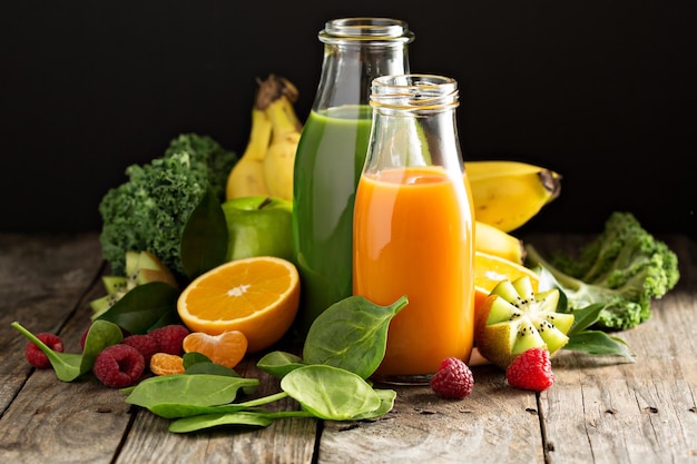 Photo variety of fresh vegetable and fruit juices