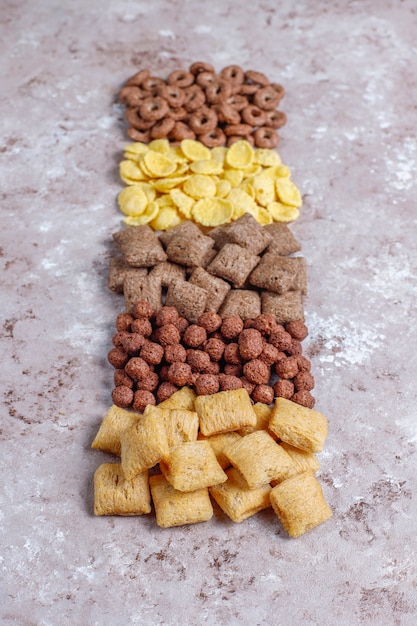 Vari cereali per la colazione, vista dall'alto