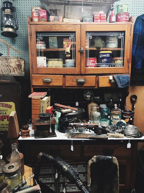 Photo various objects on cabinet in workshop