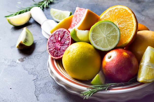 Photo various types of citrus fruit