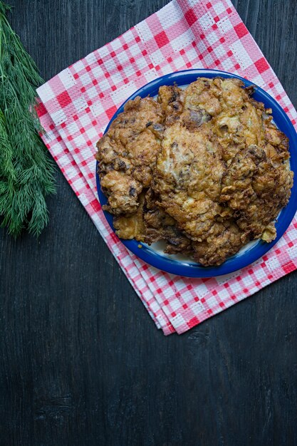 Varkenskoteletlapje vlees op de grill. Warme vleesgerechten.