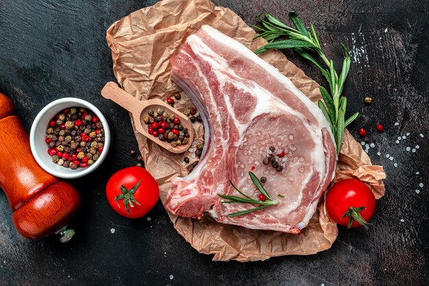 Varkensvlees met ribben rauwe karbonade steak Ossenhaas Entrecote Biologisch voedsel bovenaanzicht