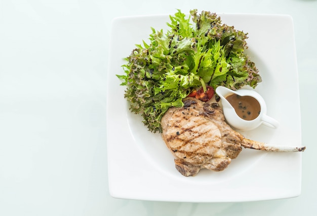 varkensvlees steak met salade