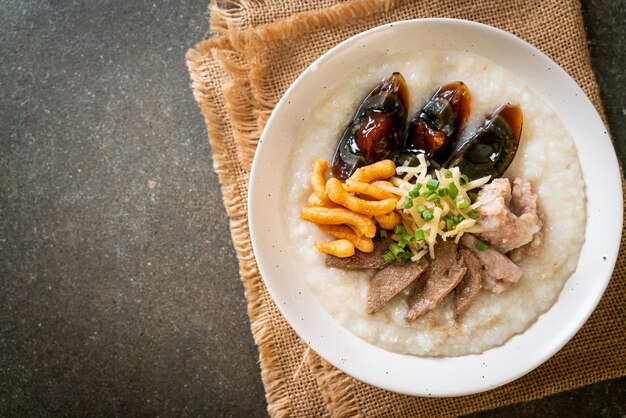 Varkensvleescongee of pap met varkenskom