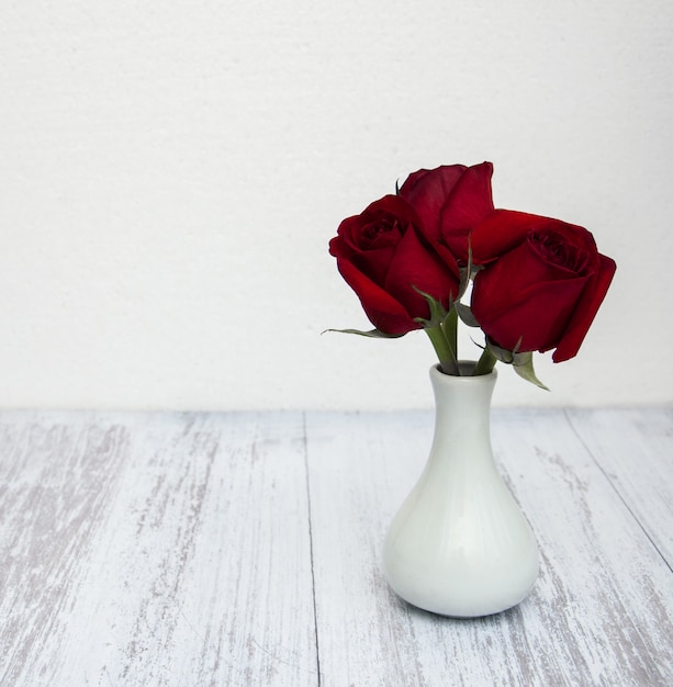 Vase with red roses