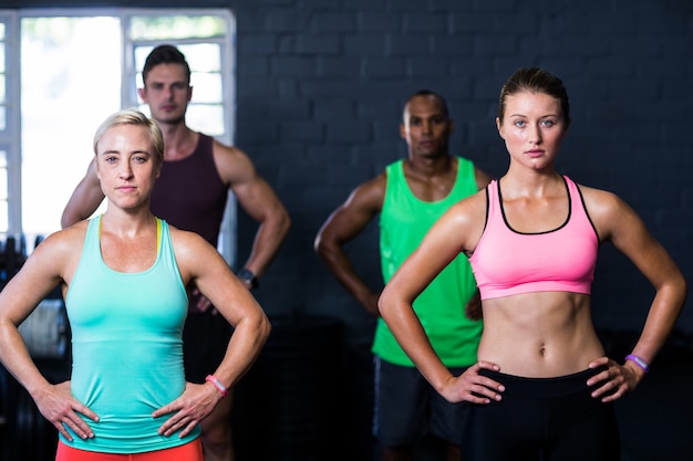 Vastberaden atleten trainen in de sportschool