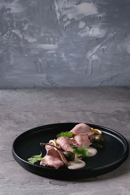 Photo veal with tuna sauce vitello tonnato