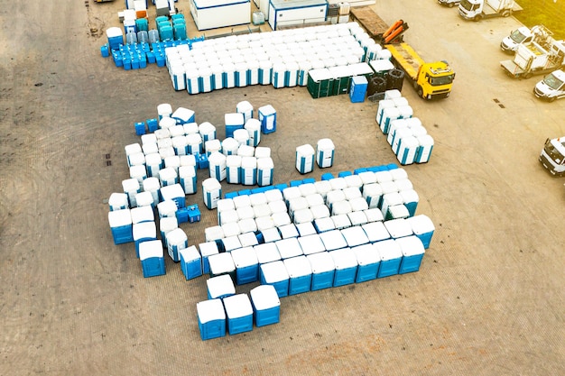 Veel droge kasten zijn van plastic, bovenaanzicht, fabricage van droge kasten.