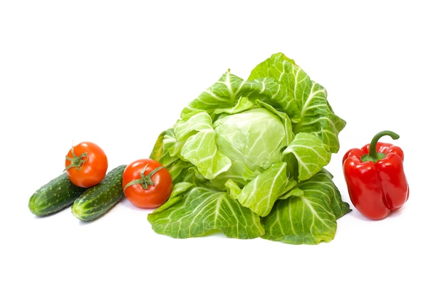 Veelkleurige groenten op een witte achtergrond