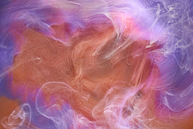 Veelkleurige oranje lila rook abstracte achtergrond acrylverf onderwater explosie