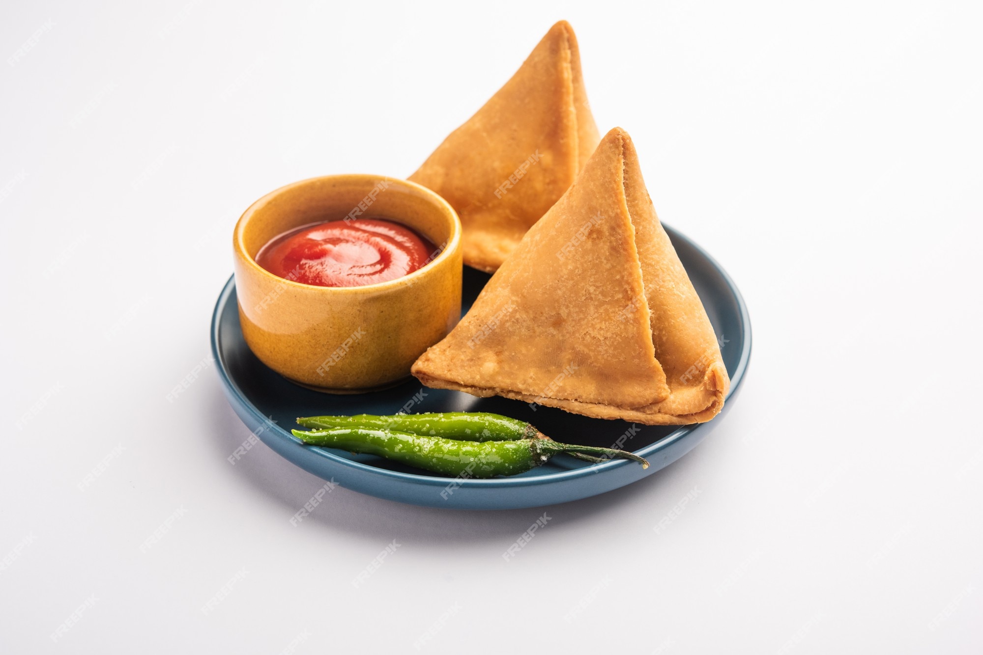 Premium Photo Veg Samosa Is A Crispy And Spicy Indian Triangle