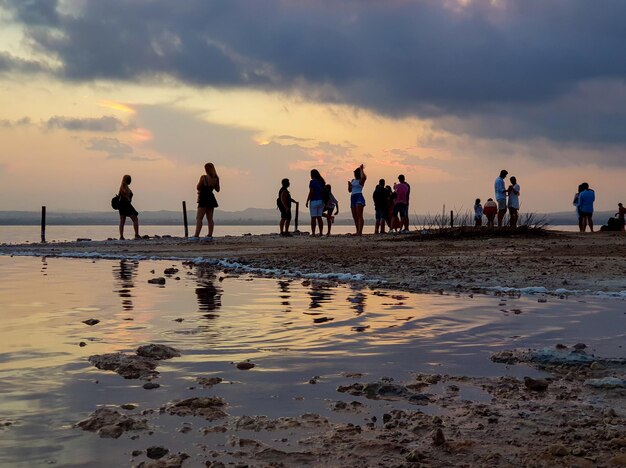 Vega Baja del Segura  Torrevieja  Paisajes y reflejos de siluetas en las salinas al atardecer