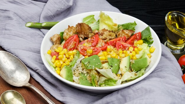 Vegan gezonde regenboogsalade