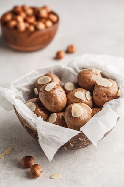 Vegan healthy hazelnut and cocoa raw balls.