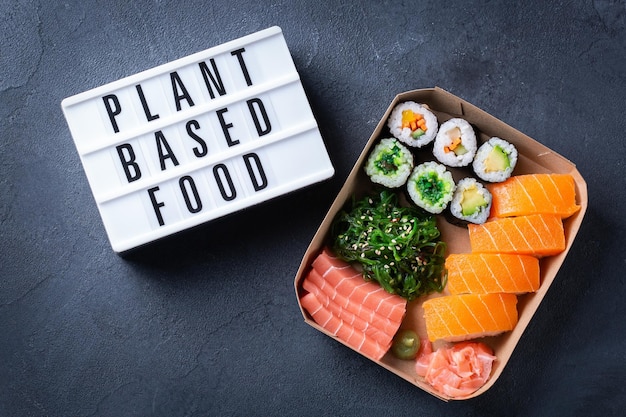 Vegan sushi sashimi en maki rolls met plantaardige zeevruchten