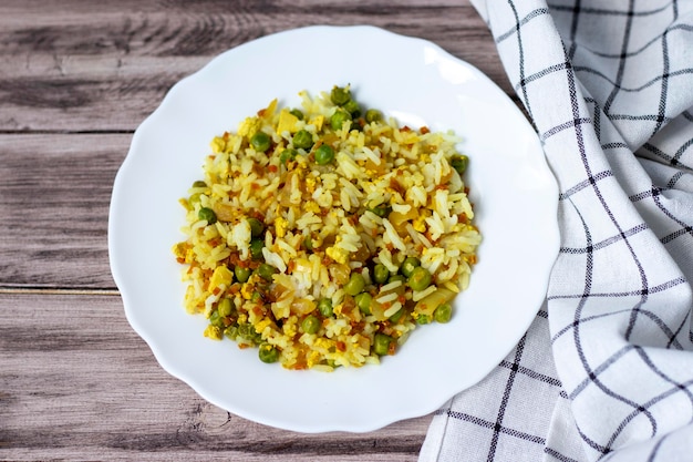 野菜と豆腐のビーガン タイ チャーハン