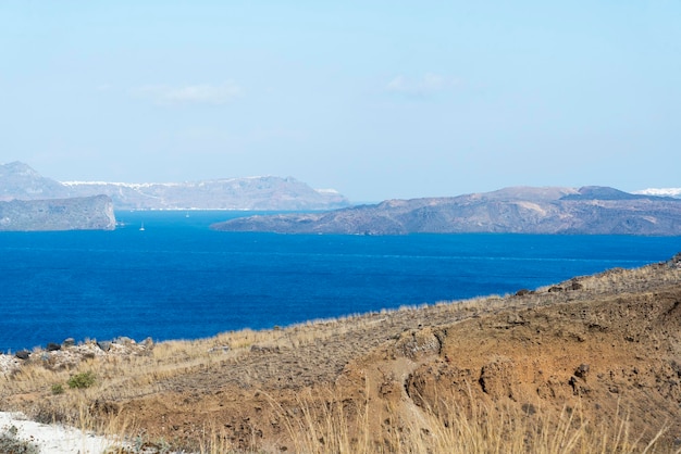 Vegen landschap met uitzicht op het eiland Santorini, Griekenland