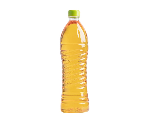 Бутылка растительного масла для приготовления пищи, изолированные на белом фоне с обтравочным контуром.