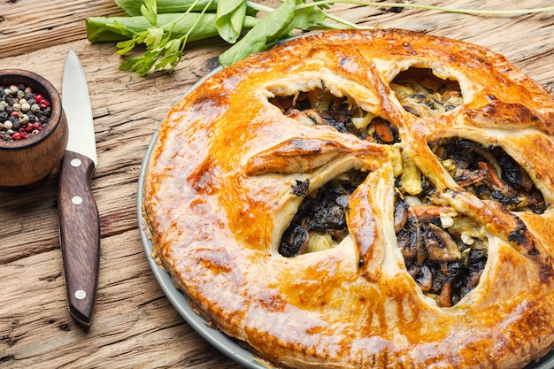 Vegetable pie with mushrooms