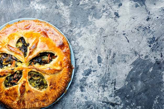 Vegetable pie with mushrooms